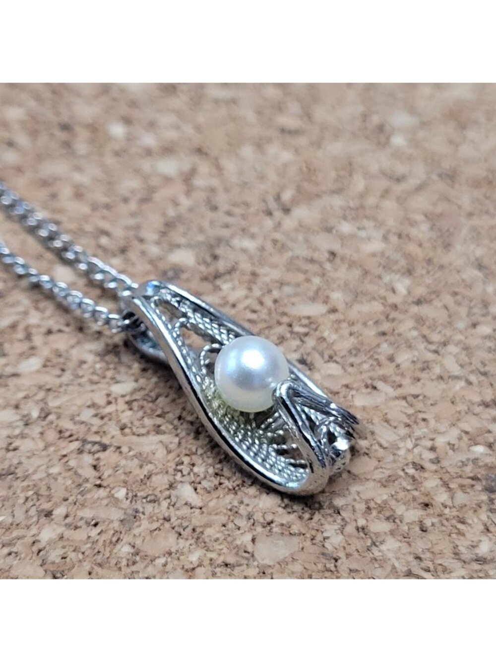 Vintage Unsigned Sarah Coventry Caged Pearl Filigree Pendant Necklace 16"